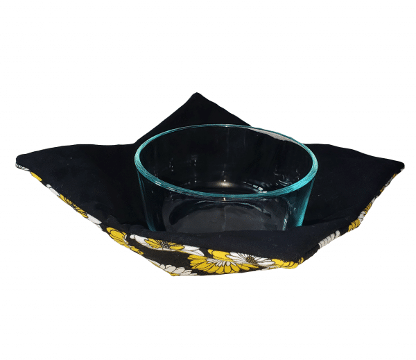 Medium 9" Microwave Bowl Cozy with a 4 cup Pyrex bowl